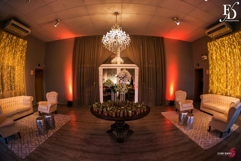 casamento com cerimônia e recepção realizados na casa vetro em porto alegre cerimônia realizada no terraço da casa e recepção com decoração clássica sofisticada elegante e contemporânea estilo botânico em nude verde branco e prata casamento greenery por life eventos especiais wedding planner em porto alegre assessoria e cerimonial