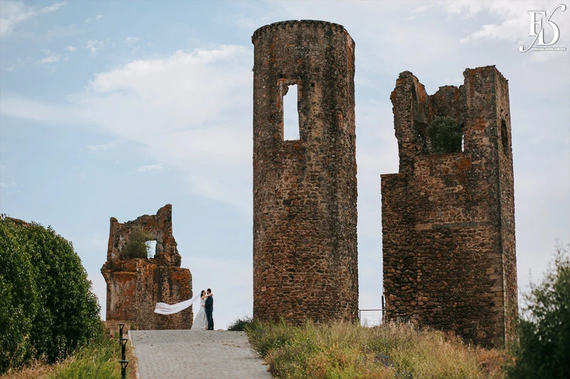 casamento realizado no convento do espinheiro em evora, portugal, organizado por life eventos especiais destination wedding portugal elopement wedding casamento religioso em portugal casamento de brasileiros em portugal castelo de montemor o novo