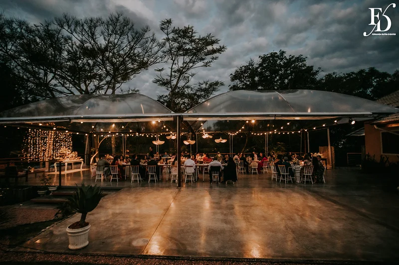 casamento divertido e animado na casa na chácara, em porto alegre; um casal jovem, despojado, que queria celebrar esse momento com um rodízio de pizza - casamento com pizza - decoração estilo boho wedding em tons terrosos cerimonial de life eventos especiais