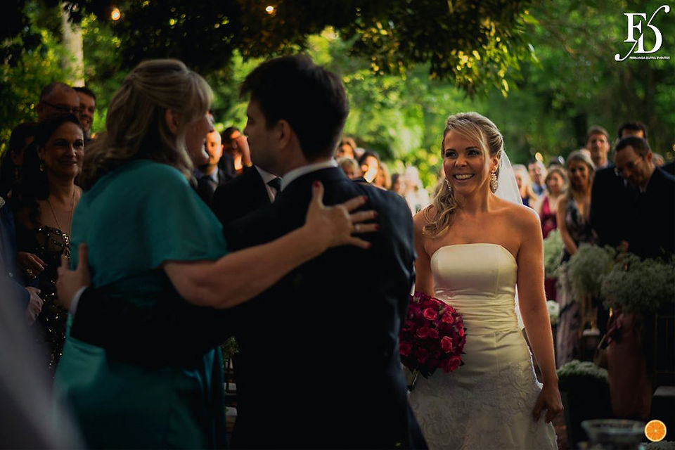 casamento com cerimônia ao ar livre em porto alegre realizado na casa da figueira na zona sul da capital gaúcha com decoração simples delicada estilo rústico com organização e cerimonial de life eventos especiais cerimonialista em porto alegre