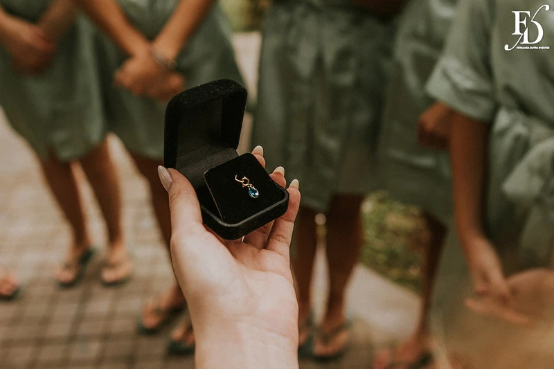 casamento destination wedding no hotel ritta hoppner em gramado com decoração clássica, elegante e botânica em tons de branco verde e fendi por life eventos especiais