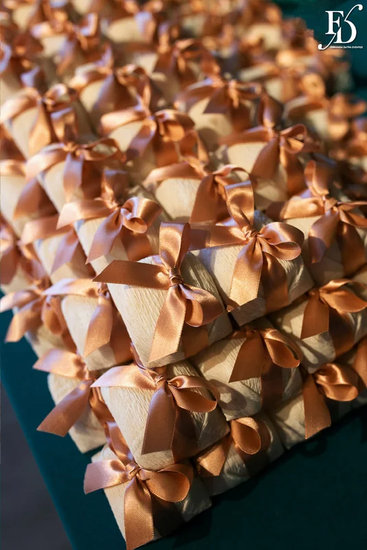 casamento com cerimônia na igreja santa teresinha do menino jesus e festa e recepção na casa vetro em Porto Alegre com organização e cerimonial de fernanda dutra da life eventos especiais cerimonialista em porto alegre