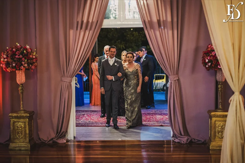 casamento com cerimônia no salão da casa vetro em porto alegre com decoração sofisticada luxuosa requintada com inspiração francesa por life eventos especiais cerimonialista em porto alegre especializada em casamento