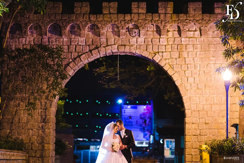 casamento com cerimônia na igreja são josé la salle em canoas rs e recepção na lalux casa de festas com decoração moderna sofisticada elegante em amarelo cinza e preto por life eventos especiais assessoria e organização de casamentos em porto alegre