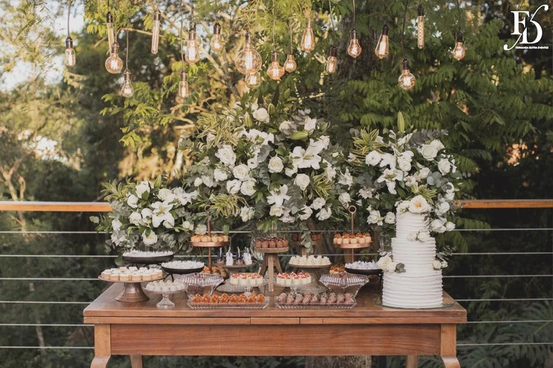 casamento boho chique wedding realizado na casa na chácara em porto alegre com decoração em rosé e marsala por life eventos especiais assessoria e cerimonial de casamento em porto alegre mesa de doces