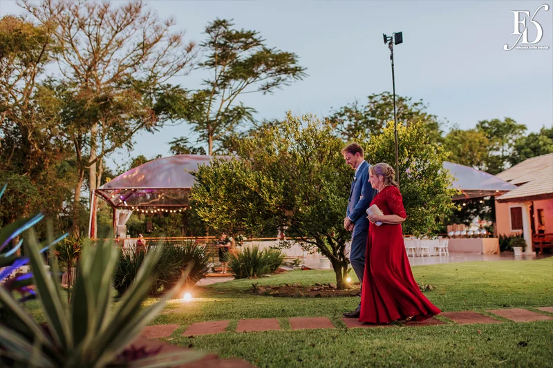 casamento realizado na casa na chácara em porto alegre mini-wedding intimista para 40 convidados com decoração clássica e elegante em branco e verde por life eventos especiais cerimonialistas em porto alegre