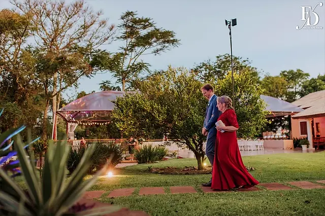 casamento realizado na casa na chácara em porto alegre mini-wedding intimista para 40 convidados com decoração clássica e elegante em branco e verde por life eventos especiais cerimonialistas em porto alegre