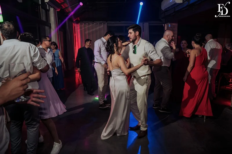 casamento no espaço paraíso em porto alegre cerimônia ao ar livre com decoração minimalista clean e delicada estilo pinterest por life eventos especiais