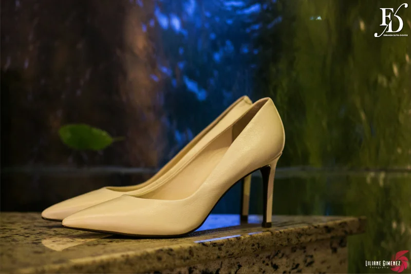 casamento com cerimônia na casa vetro em porto alegre e cerimônia na igreja cristo bom pastor com decoração clean clássica sofisticada e contemporânea em branco verde prataria e cristais por life eventos esepciais cerimonialista wedding planner em porto alegre