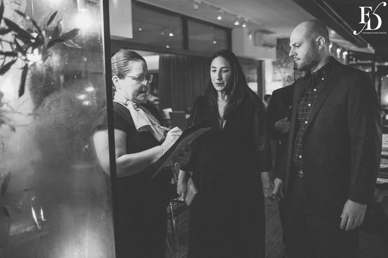 casamento em porto alegre realizado no le bistrot para 30 convidados no formato mini-wedding com decoração clássica elegante em verde branco e prata por life eventos especiais cerimonialista de casamento em porto alegre