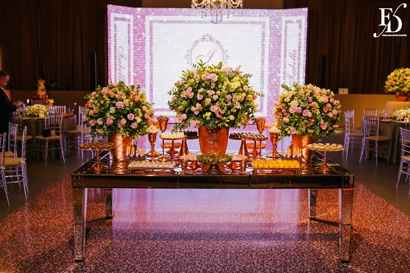 festa de aniversario de 15 anos realizada no party room em porto alegre com organização projeto de decoração e cerimonial de life eventos especiais cerimonialista em porto alegre