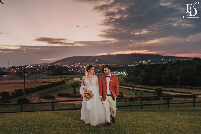 casamento no espaço paraiso em porto alegre viamão alvorada com decoração moderna boho rustico-chic em tons terrosos por life eventos especiais cerimônia ao ar livre