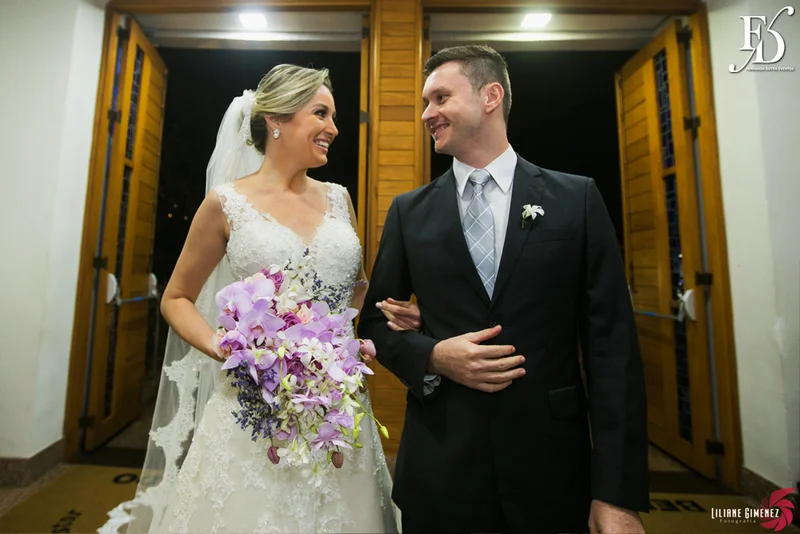 casamento com cerimônia na casa vetro em porto alegre e cerimônia na igreja cristo bom pastor com decoração clean clássica sofisticada e contemporânea em branco verde prataria e cristais por life eventos esepciais cerimonialista wedding planner em porto alegre