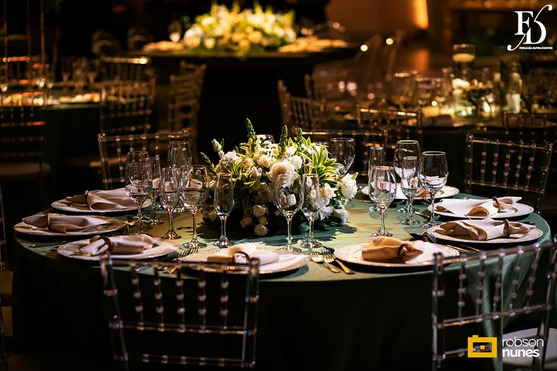 casamento com cerimônia e recepção no party room em porto alegre com projeto de decoração elegante e sofisticado em verde e branco estilo greenery por life eventos especiais cerimonial conduzido por fernanda dutra cerimonialista