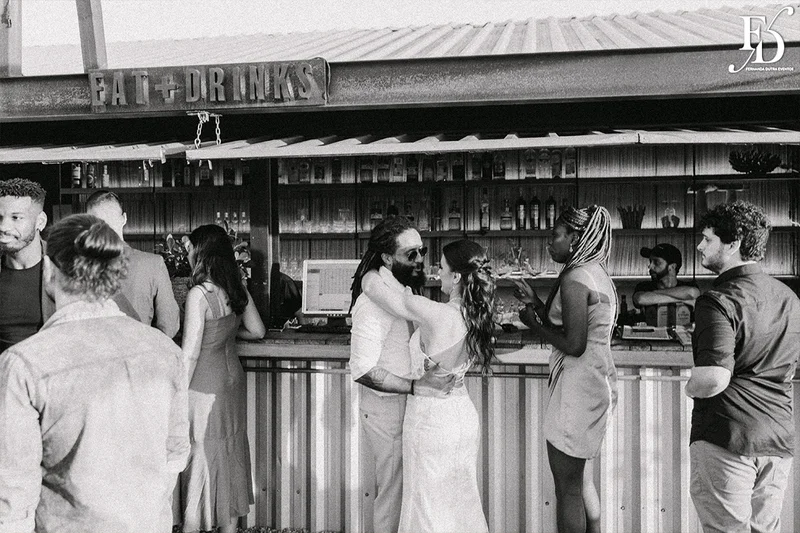 casamento realizado com almoço no le bistrot gourmet em porto alegre e após o almoço celebração de casamento no eat kitchen embarcadero com uma vista fantástica do rio guaíba um por-do-sol de cinema por life eventos especiais