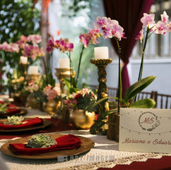 casamento realizado na casa da figueira em porto alegre com cerimônia ao ar livre e decoração estilo boho rústico chic com flores e paisagismo botânico com suculentas em tons de marsala verde e rosa por life eventos especiais assessoria e cerimonial para casamentos em porto alegre