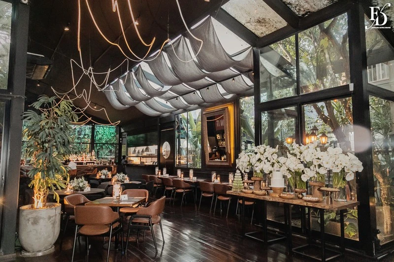 casamento no dry moments & drinks em porto alegre decoração moderna clean e sofisticada com copo de leite