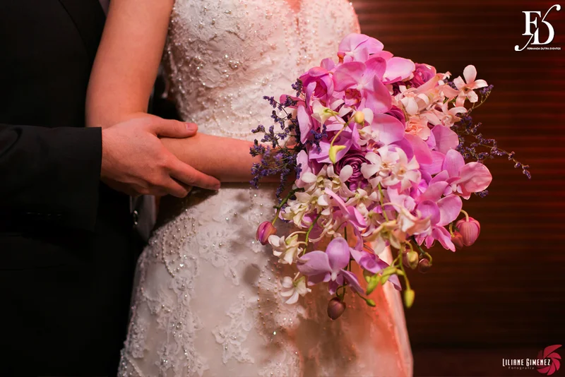 casamento com cerimônia na casa vetro em porto alegre e cerimônia na igreja cristo bom pastor com decoração clean clássica sofisticada e contemporânea em branco verde prataria e cristais por life eventos esepciais cerimonialista wedding planner em porto alegre
