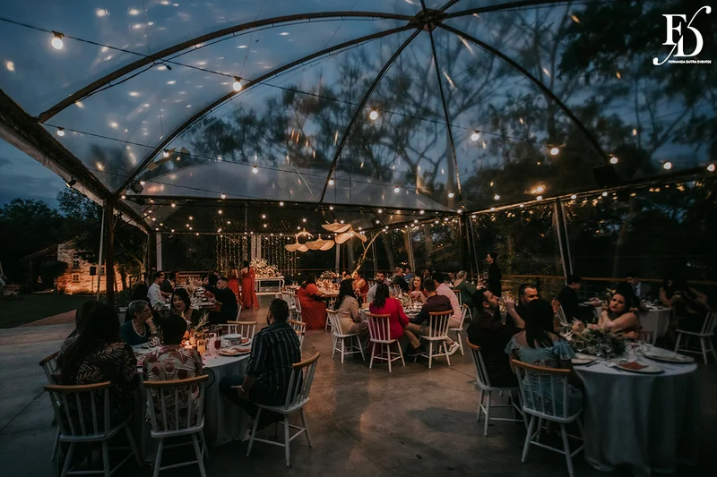 casamento divertido e animado na casa na chácara, em porto alegre; um casal jovem, despojado, que queria celebrar esse momento com um rodízio de pizza - casamento com pizza - decoração estilo boho wedding em tons terrosos cerimonial de life eventos especiais