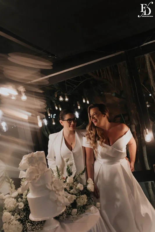 noivas Ivana e Cristiane no Le Bistrot Gourmet casamento LGBT Porto Alegre