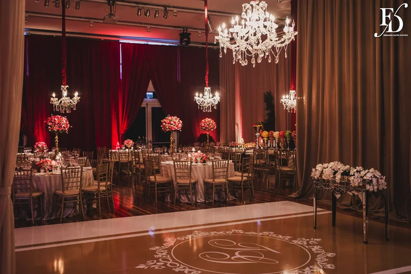 casamento com cerimônia no salão da casa vetro em porto alegre com decoração sofisticada luxuosa requintada com inspiração francesa por life eventos especiais cerimonialista em porto alegre especializada em casamento