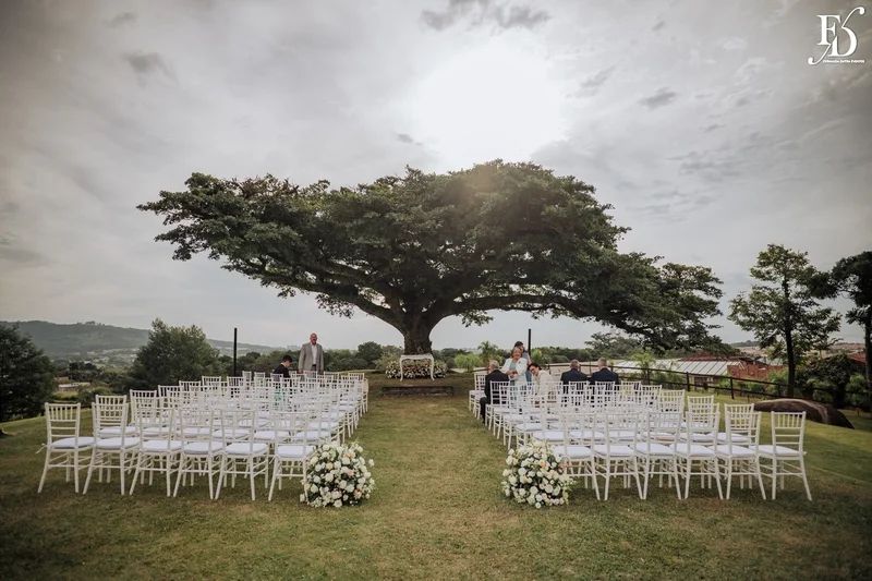 casamento no espaço paraíso em porto alegre cerimônia ao ar livre com decoração minimalista clean e delicada estilo pinterest por life eventos especiais