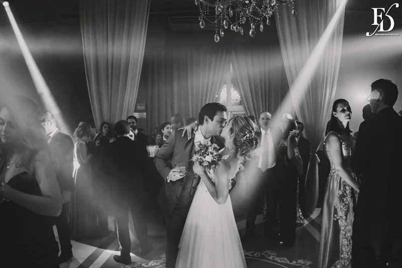 casamento com cerimônia no salão da casa vetro em porto alegre com decoração sofisticada luxuosa requintada com inspiração francesa por life eventos especiais cerimonialista em porto alegre especializada em casamento