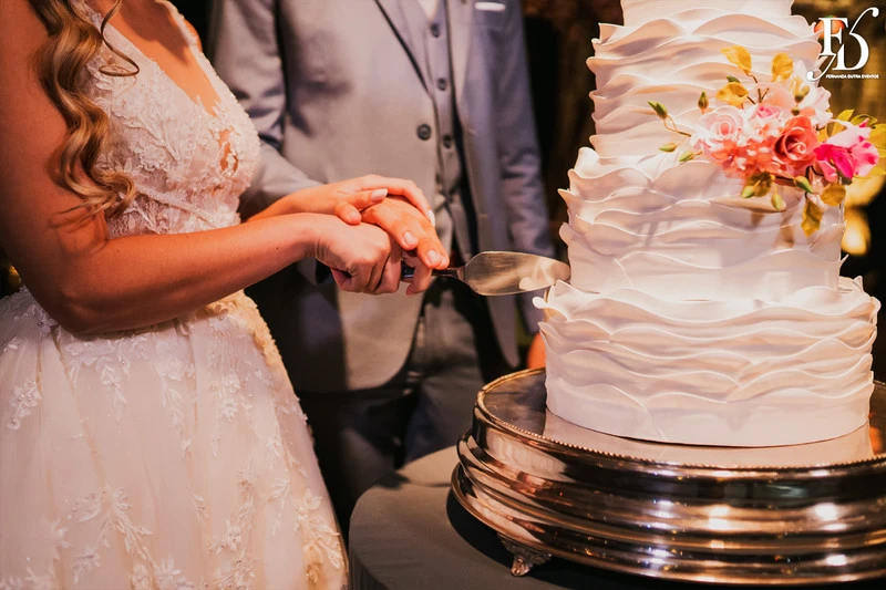 casamento realizado na alameda figueira em cachoeirinha com decoração romântica e delicada em tons de rosa e verde com bouganvilles por life eventos especiais assessoria e cerimonial de casamentos em porto alegre