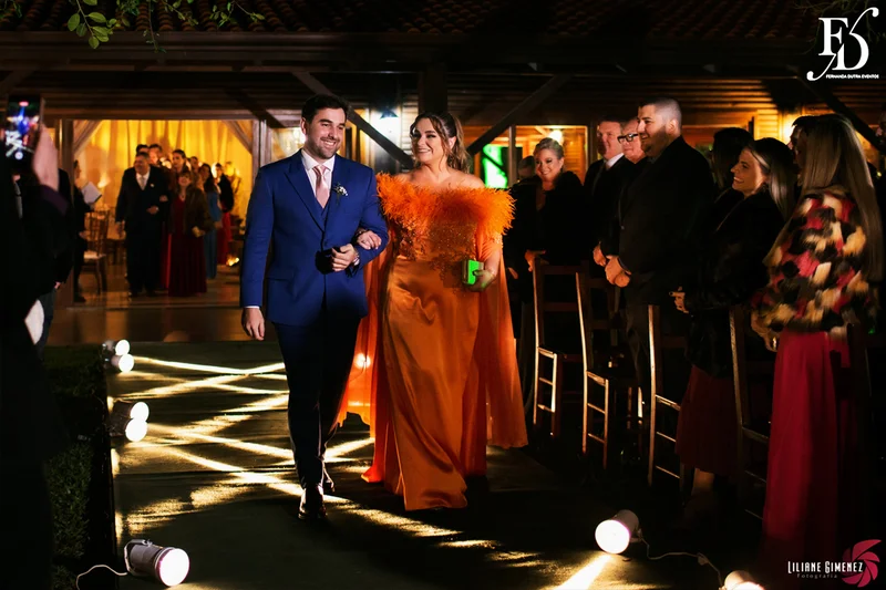 casamento realizado no sítio da figueira em porto alegre numa noite fria de inverno com decoração rústico delicada botânica organização e cerimonial de life eventos especiais cerimonialista para casamentos em porto alegre