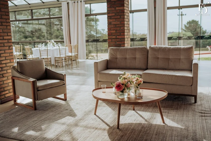 casamento no espaço paraíso em porto alegre cerimônia ao ar livre com decoração minimalista clean e delicada estilo pinterest por life eventos especiais