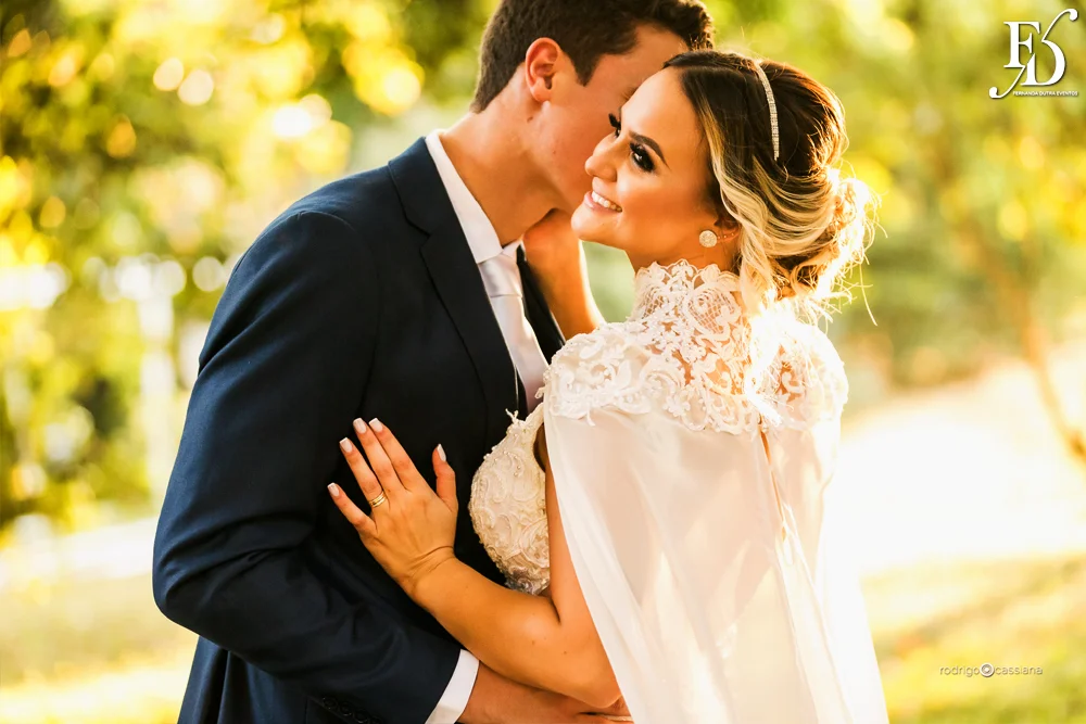 casamento do goleiro brenno do grêmio de porto alegre com a linda victoria fogazzi com uma cerimônia ao ar livre em porto alegre num lindo entardecer de verão e recepção em tons de marsala no salão principal da sede campestre da associação do ministério público por life eventos especiais cerimonialista em porto alegre