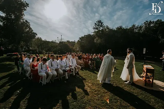 casamento divertido e animado na casa na chácara, em porto alegre; um casal jovem, despojado, que queria celebrar esse momento com um rodízio de pizza - casamento com pizza - decoração estilo boho wedding em tons terrosos cerimonial de life eventos especiais