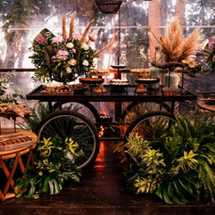 casamento reikiano a beira do rio guaíba em porto alegre de thaise tevah filha do eduardo tevah e hipolito renan realizado na praia do espaço arbório com assessoria e projeto de decoração de life eventos especiais