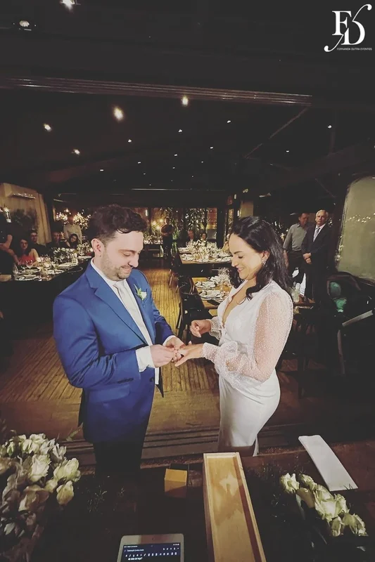 casamento em porto alegre realizado no le bistrot para 30 convidados no formato mini-wedding com decoração clássica elegante em verde branco e prata por life eventos especiais cerimonialista de casamento em porto alegre