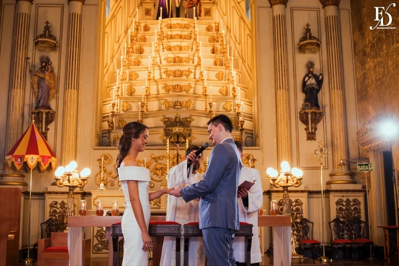 casamento na basílica nossa senhora das dores em porto alegre noivos no altar