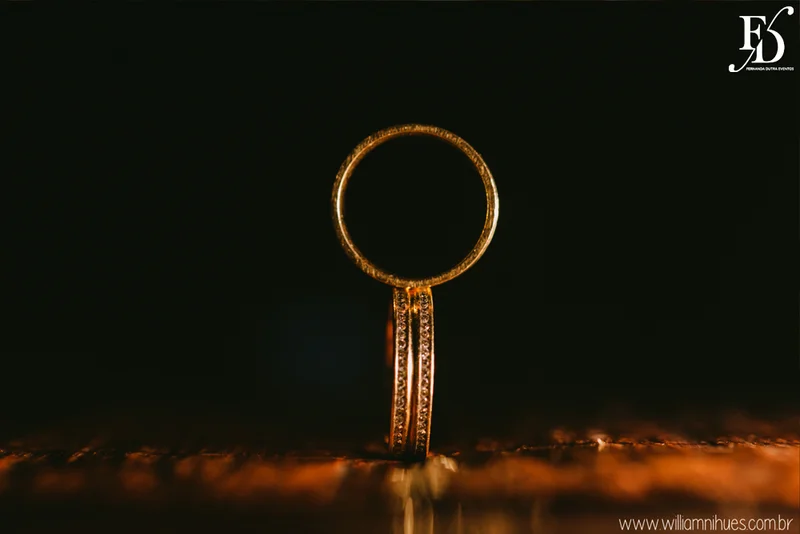 casamento luxuoso no clube veleiros do sul em porto alegre com decoração em dourado fechamento do teto em voil e espelhos venezianos cerimônia na igreja santa teresinha e santíssimo sacramento na redenção com organização e cerimonial de fernanda dutra da life eventos especiais organizadora de eventos em porto alegre