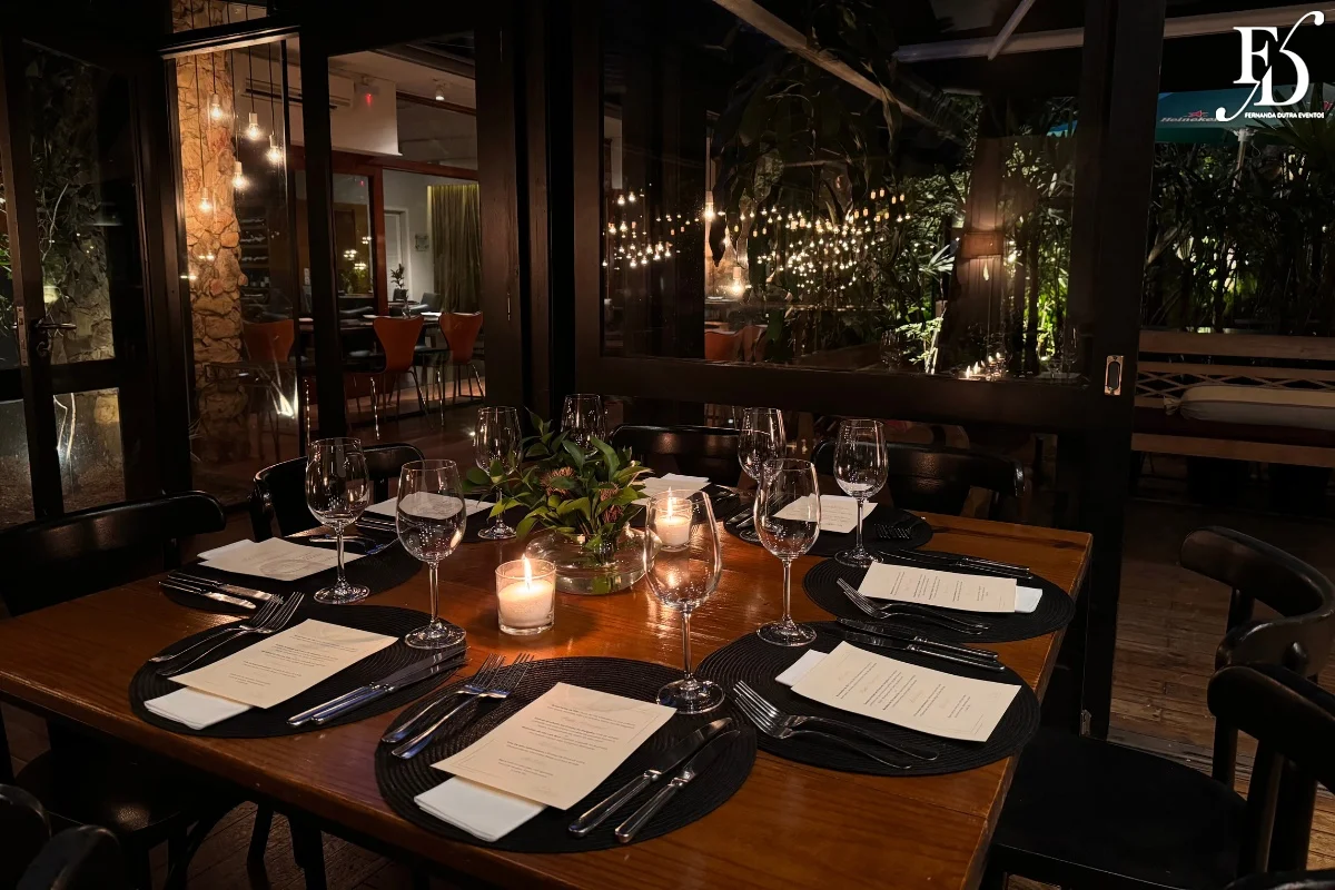 evento jantar com padrinhos um dia antes do casamento em porto alegre realizado no Le Bistrot pre-wedding com padrinhos em porto alegre pré-wedding antes do casamento