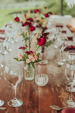 casamento organizado por life eventos especiais na estância das oliveiras em viamão com decoração campeira rústica e minimalista para um casal autêntico e cheio de personalidade