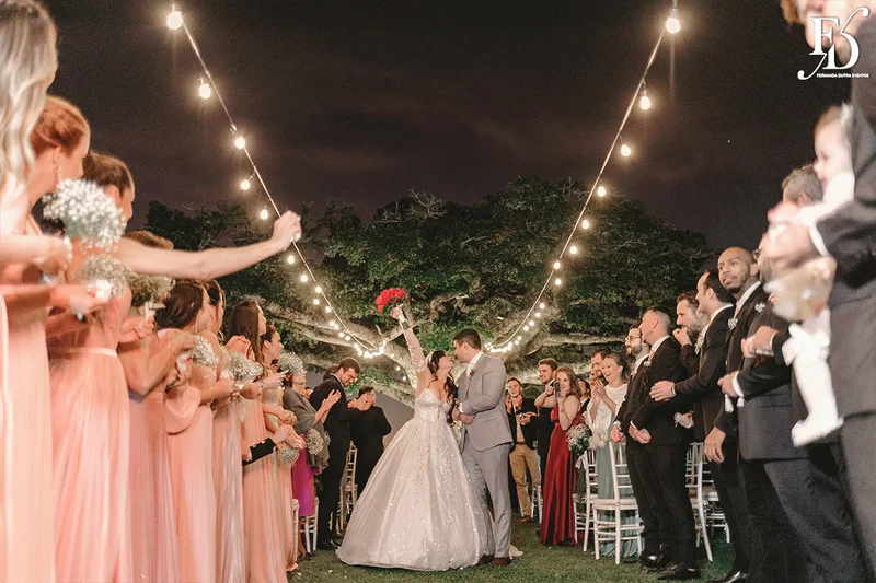 casamento no espaço paraíso cerimônia saída dos noivos