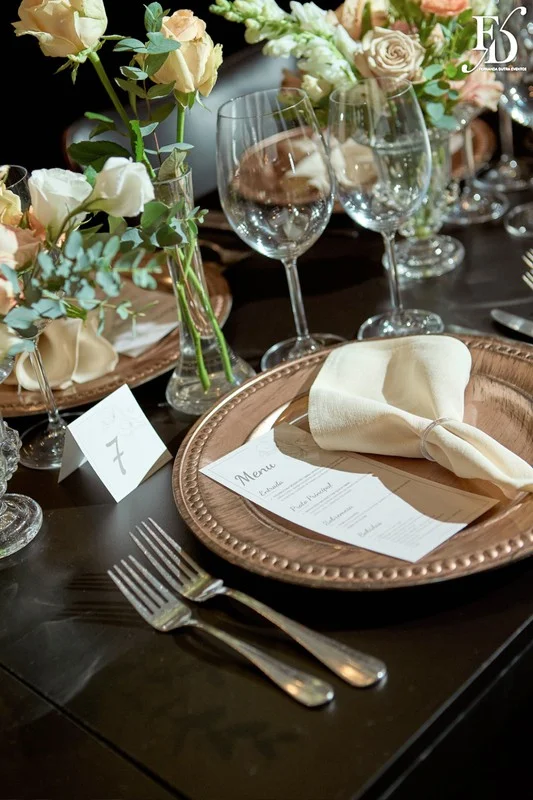 casamento mini-wedding realizado no Le Bistrot Gourmet em Porto Alegre com projeto de decoração delicado, romântico e elegante em tons pastéis