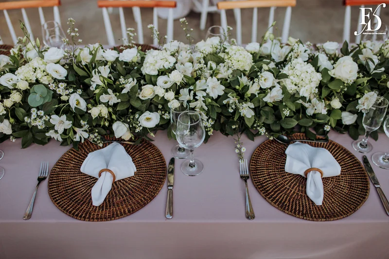 casamento realizado na casa na chácara em porto alegre mini-wedding intimista para 40 convidados com decoração clássica e elegante em branco e verde por life eventos especiais cerimonialistas em porto alegre