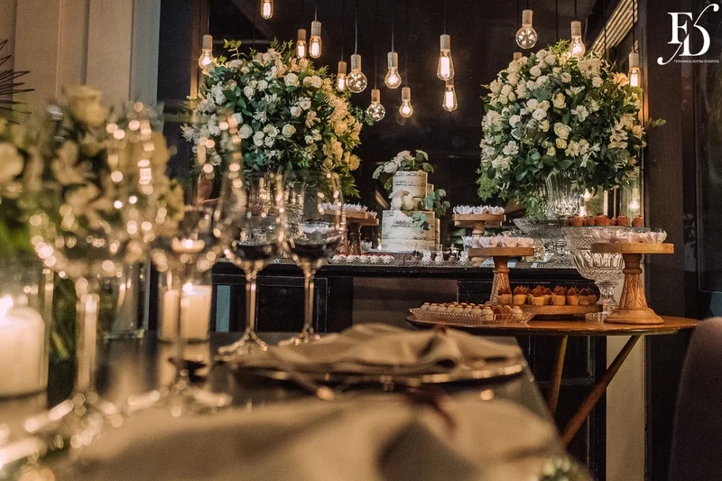 casamento em porto alegre realizado no le bistrot para 30 convidados no formato mini-wedding com decoração clássica elegante em verde branco e prata por life eventos especiais cerimonialista de casamento em porto alegre