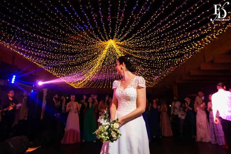 casamento a beira do rio guaiba em porto alegre no clube veleiros do sul com decoração botânica greenery sofisticada moderna e elegante por life eventos especiais assessoria e cerimonial de casamento em porto alegre casamentos de luxo