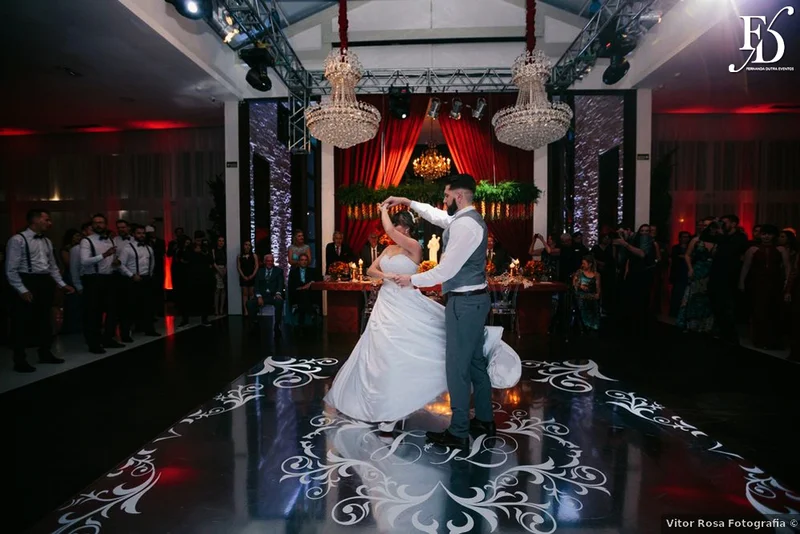 casamento com cerimônia na igreja nossa senhora da conceição igreja matriz de são leopoldo e festa no espaço tao em novo hamburgo com decoração outonal em tons terrosos marsala laranja e amarelo num projeto luxuoso sofisticado e elegante por fernanda dutra cerimonialista em porto alegre por life eventos especiais