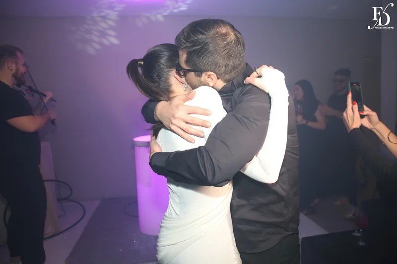 festa de aniversário de leissa hertzog com tema luz e sombra realizado no rossi parque panamby em porto alegre com decoração elegante e sofisticada