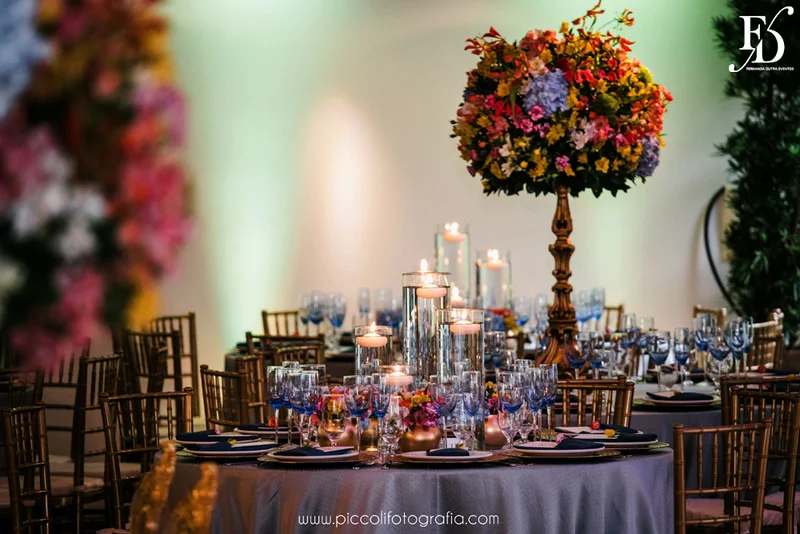 casamento diurno estilo destination wedding realizado em ivoti no interior do rs com cerimônia ao ar livre e recepção no salão principal do espaço da torre com decoração boho chic colorida botânica em tons de azul por life eventos especiais assessoria e cerimonial de casamentos em porto alegre