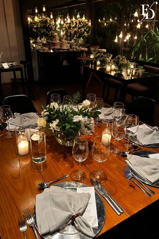 casamento em porto alegre realizado no le bistrot para 30 convidados no formato mini-wedding com decoração clássica elegante em verde branco e prata por life eventos especiais cerimonialista de casamento em porto alegre