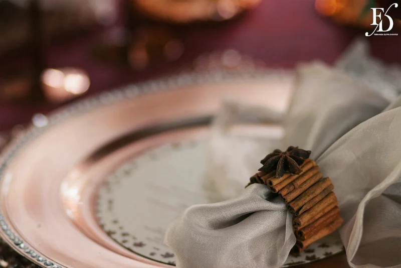 casamento com cerimônia na igreja nossa senhora da conceição igreja matriz de são leopoldo e festa no espaço tao em novo hamburgo com decoração outonal em tons terrosos marsala laranja e amarelo num projeto luxuoso sofisticado e elegante por fernanda dutra cerimonialista em porto alegre por life eventos especiais