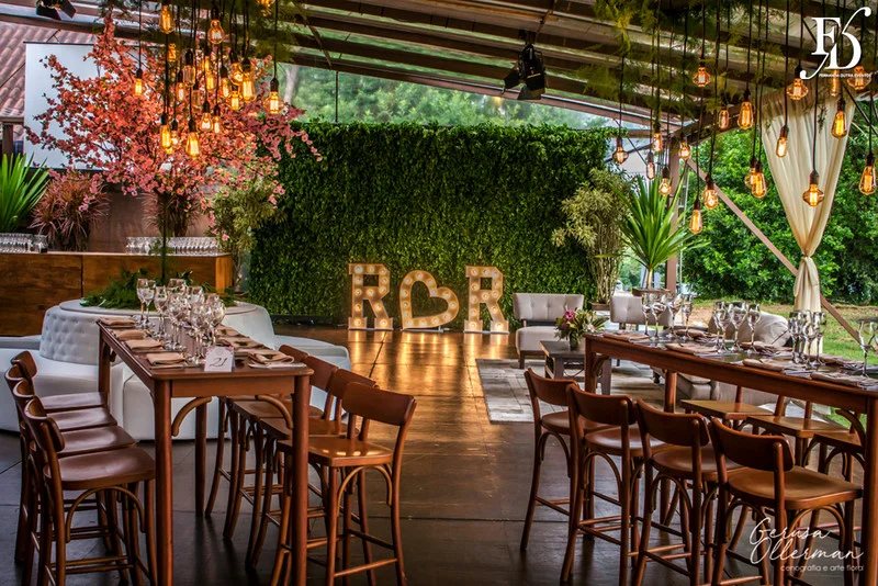 casamento diurno realizado em porto alegre rs no alto da capela por life eventos especiais cerimonialista wedding planner especializada em casamentos de alto padrão em porto alegre decoração boho chic botânica em tons de nude rosa e verde por life eventos especiais