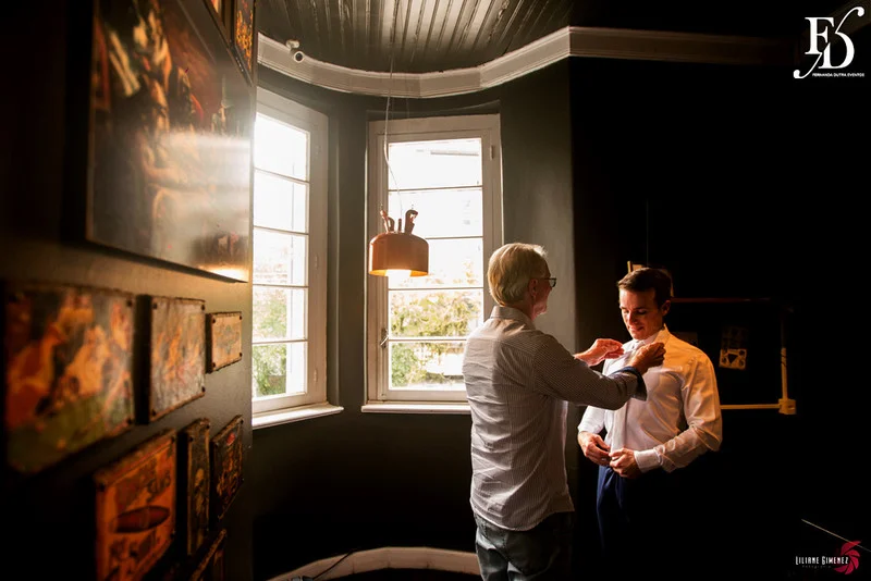 casamento com cerimônia na igreja santa teresinha da josé bonifácio em porto alegre e santissimo sacramento e recepção no salão dos espelhos do clube do comércio na andradas por life eventos especiais com decoração elegante sofisticada e luxuosa em porto alegre assessoria e cerimonial de eventos